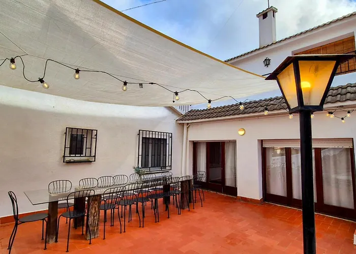 펜션 Sitges, Big House With Pool