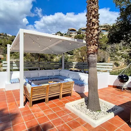 Sitges, Big House With Pool Dom wakacyjny