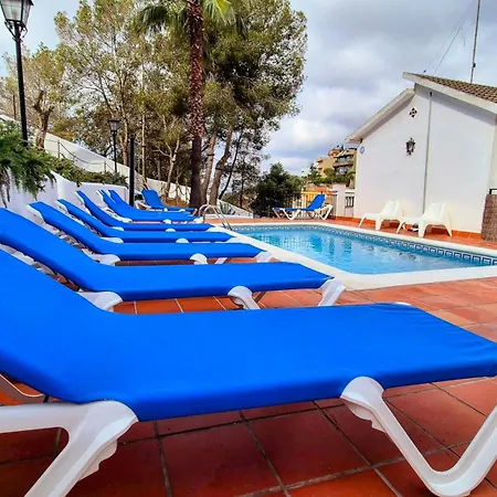 Sitges, Big House With Pool Dom wakacyjny Sitges